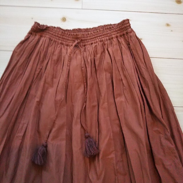 Simplicite(シンプリシテェ)のSIMPLICITE シンプリシティエ 茶色のギャザースカート フリーサイズ レディースのスカート(ロングスカート)の商品写真