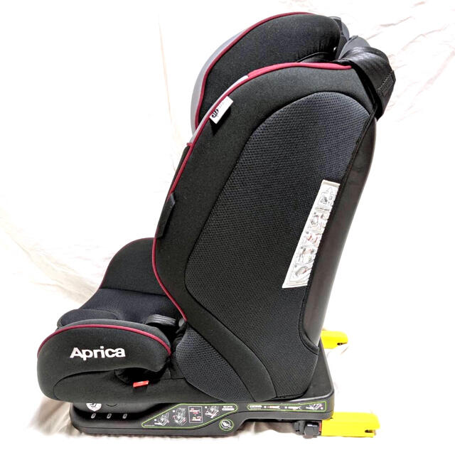 Aprica(アップリカ)のApricaアップリカ　FormFitフォームフィット　ISOFIX対応　美品 キッズ/ベビー/マタニティの外出/移動用品(自動車用チャイルドシート本体)の商品写真