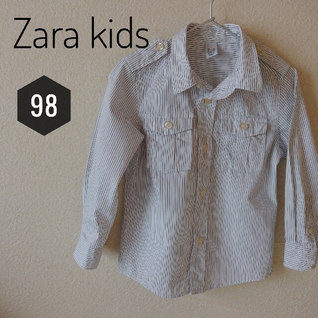 ZARA KIDS(ザラキッズ)のZARA　ボタンシャツ　98 キッズ/ベビー/マタニティのキッズ服男の子用(90cm~)(ブラウス)の商品写真