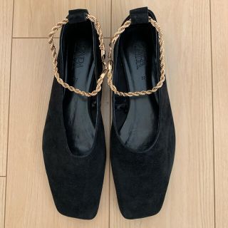 ザラ(ZARA)のZARAザラアンクルチェーン付きスクエアトゥパンプスパンプスフラットシューズ37(バレエシューズ)