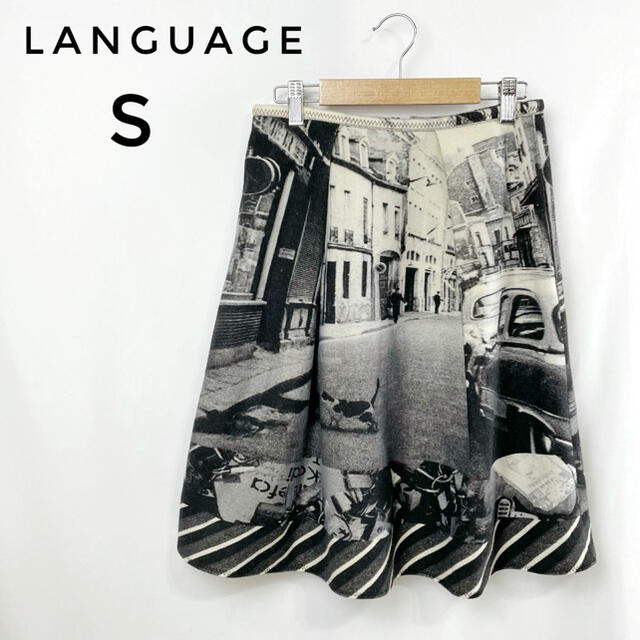 Language(ランゲージ)のLANGUAGE プリントスカート　S フレアー　猫ネコ　写真　モノクローム レディースのスカート(ひざ丈スカート)の商品写真