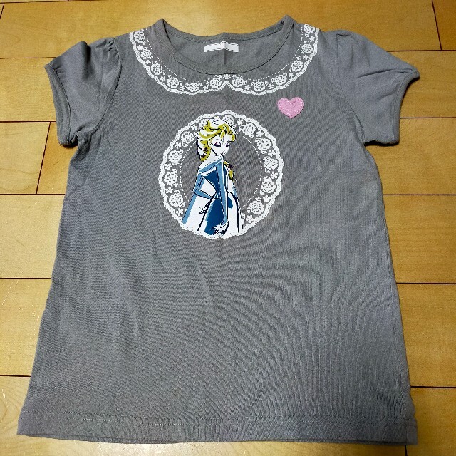 ベルメゾン(ベルメゾン)のエルサ　半袖Tシャツ　140 キッズ/ベビー/マタニティのキッズ服女の子用(90cm~)(Tシャツ/カットソー)の商品写真