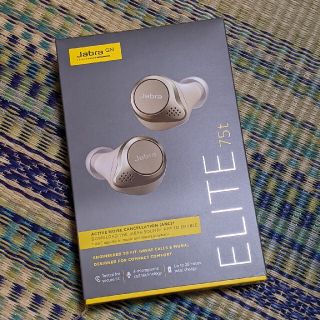 Jabra elite 75t　ベージュ✕ゴールド　ANC対応(ヘッドフォン/イヤフォン)