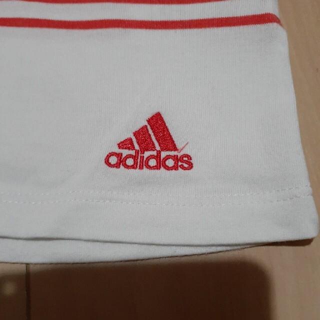 adidas(アディダス)のアディダス　Tシャツ　ボーダー レディースのトップス(Tシャツ(半袖/袖なし))の商品写真