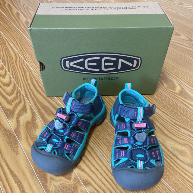 KEEN(キーン)のKEEN サンダル キッズ/ベビー/マタニティのキッズ靴/シューズ(15cm~)(サンダル)の商品写真