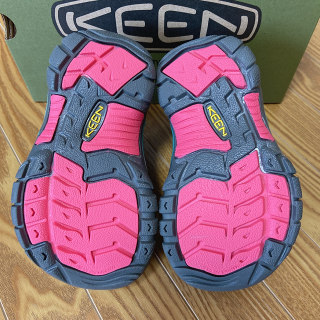 KEEN(キーン)のKEEN サンダル キッズ/ベビー/マタニティのキッズ靴/シューズ(15cm~)(サンダル)の商品写真