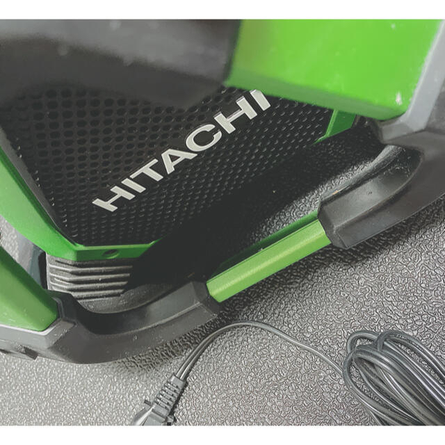 値下げ　日立　HITACHI コードレス　ラジオ　バッテリー付き