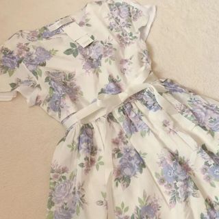 トッコ(tocco)の【新品】toccocloset トッコクローゼット　花柄　ワンピース(ひざ丈ワンピース)