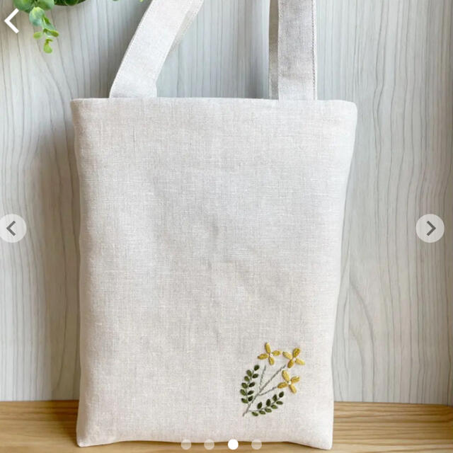 刺繍 洋梨と花のミニバッグ ハンドメイドのファッション小物(バッグ)の商品写真