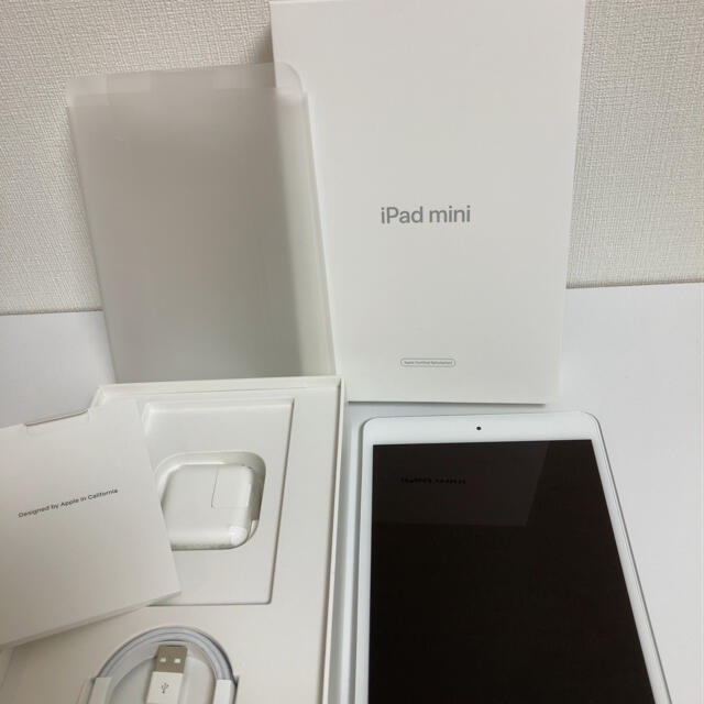 iPad mini 5  第5世代Wi-Fiモデル64GB シルバー