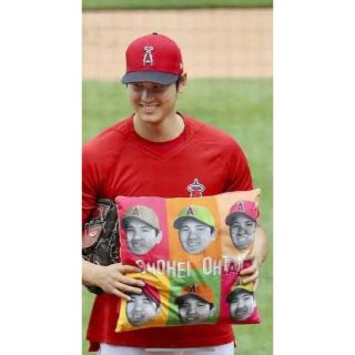 大谷翔平選手　新品　顔　枕　マクラ ピロー　国内即発送 　Tシャツ(記念品/関連グッズ)