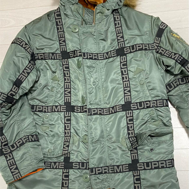 Supreme(シュプリーム)のSupreme   Logo Tape N-3B Parka ダウンジャケット メンズのジャケット/アウター(ミリタリージャケット)の商品写真