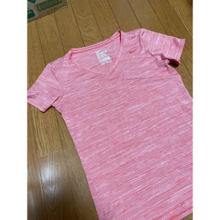 ナイキ(NIKE)の本日限定値下げ！　NIKE  スポーツウェア　ピンク　Tシャツ(ウェア)