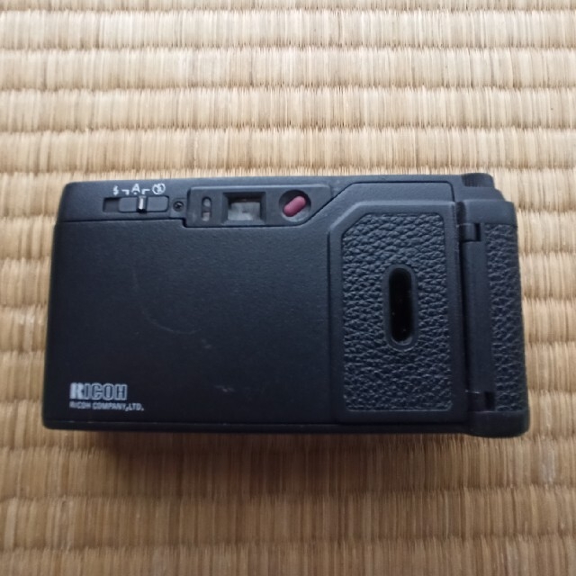 ジャンク品　RICOH GR1s スマホ/家電/カメラのカメラ(フィルムカメラ)の商品写真