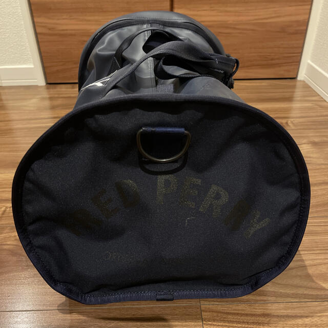 FRED PERRY(フレッドペリー)のFRED PERRY × LUGGAGE LABEL Barrel Bag レディースのバッグ(トートバッグ)の商品写真