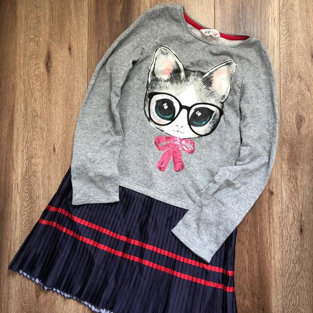 H&M(エイチアンドエム)のH&M  ネコ　猫　ねこ　ワンピース　140 キッズ/ベビー/マタニティのキッズ服女の子用(90cm~)(ワンピース)の商品写真