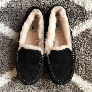 アグ(UGG)のUGG ムートン モカシン アンスレー 黒 RayBEAMS 8(スリッポン/モカシン)