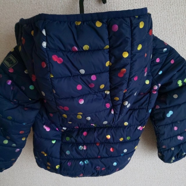 babyGAP(ベビーギャップ)のbaby GAP ナイロン ダウン  水玉 3years キッズ/ベビー/マタニティのキッズ/ベビー/マタニティ その他(その他)の商品写真