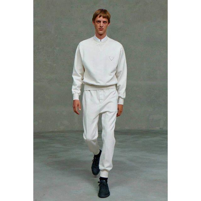 PRADA - 21SS PRADA プラダ ロゴパッチ スウェットM白 ポパイ PRADA - 21SS PRADA プラダ ロゴパッチ スウェットM白 ポパイ