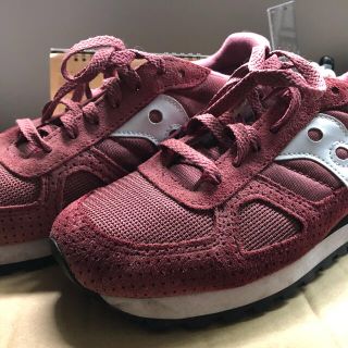 サッカニー(SAUCONY)のsaucony SHADOWスニーカー　S2108-695 25.5cm(スニーカー)