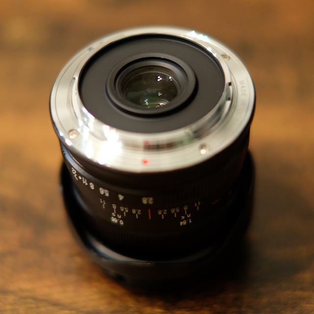 富士フイルム(フジフイルム)のLaowa 9mm f2.8 Zero-D フジ X マウント  スマホ/家電/カメラのカメラ(レンズ(単焦点))の商品写真