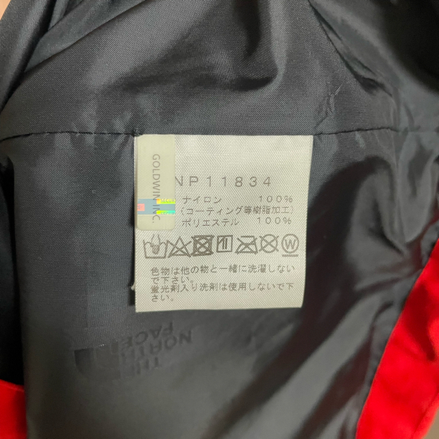 THE NORTH FACE(ザノースフェイス)のノースフェイス マウンテンライトジャケット ファイアリーレッド Lサイズ メンズのジャケット/アウター(マウンテンパーカー)の商品写真