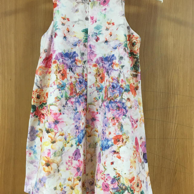 ZARA KIDS(ザラキッズ)のZara Girls 花柄　ワンピース　美品　スウェット 4/5 110cm キッズ/ベビー/マタニティのキッズ服女の子用(90cm~)(ワンピース)の商品写真