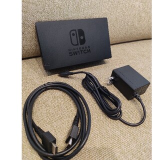 ニンテンドースイッチ(Nintendo Switch)のドックセット　美品　ニンテンドースイッチ　Nintendo　Switch(家庭用ゲーム機本体)