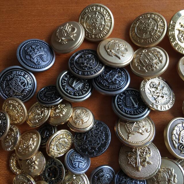 金ボタン銀ボタン　パーツ ハンドメイドの素材/材料(各種パーツ)の商品写真
