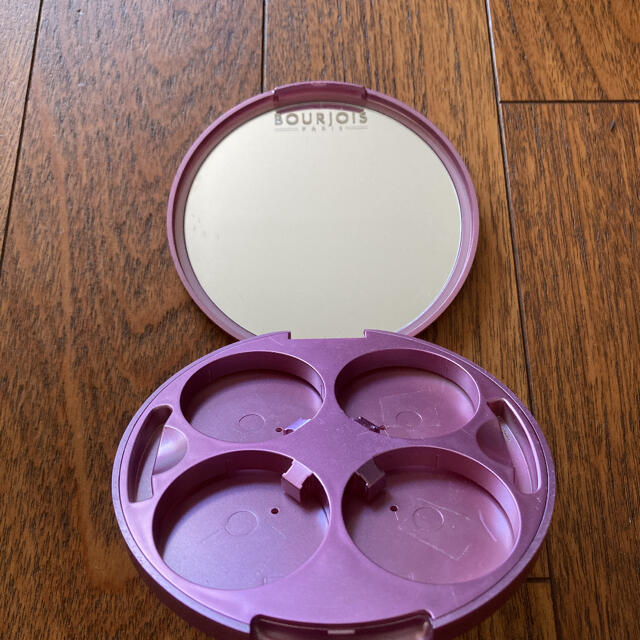 bourjois(ブルジョワ)のブルジョワ　アイシャドウケース コスメ/美容のメイク道具/ケアグッズ(その他)の商品写真