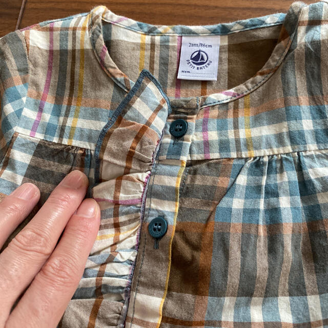 PETIT BATEAU(プチバトー)の【美品】プチバトー　チェック　ブラウス　チュニック24m/86cm キッズ/ベビー/マタニティのキッズ服女の子用(90cm~)(ブラウス)の商品写真