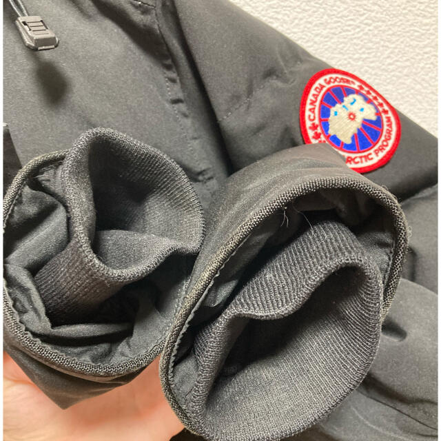 CANADA GOOSE(カナダグース)の【値下げ済】カナダグース カーソンパーカ ブラック Mサイズ メンズのジャケット/アウター(ダウンジャケット)の商品写真