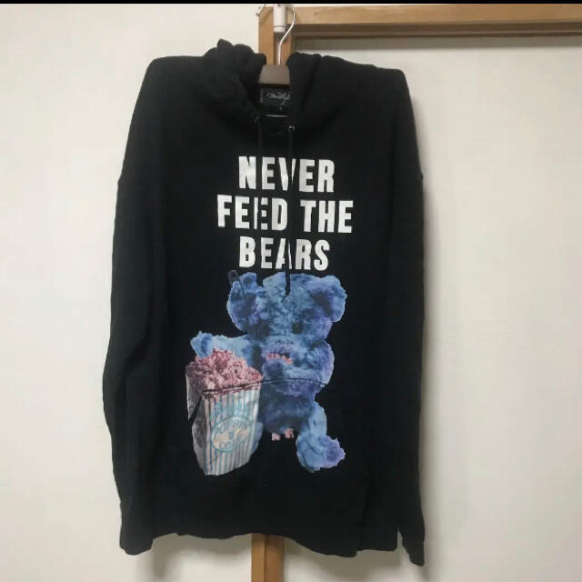 MILKBOYミルクボーイ  never feed the bear パーカー