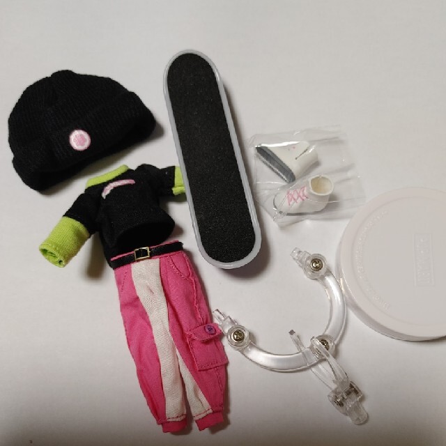 ポップマートブライス　スライディングフィギュア　ポップマートブライスカスタム ハンドメイドのぬいぐるみ/人形(人形)の商品写真