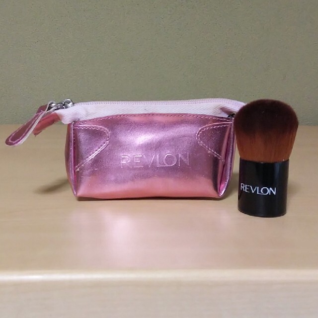 REVLON(レブロン)の未使用♪レブロン チークブラシ セット コスメ/美容のメイク道具/ケアグッズ(チーク/フェイスブラシ)の商品写真