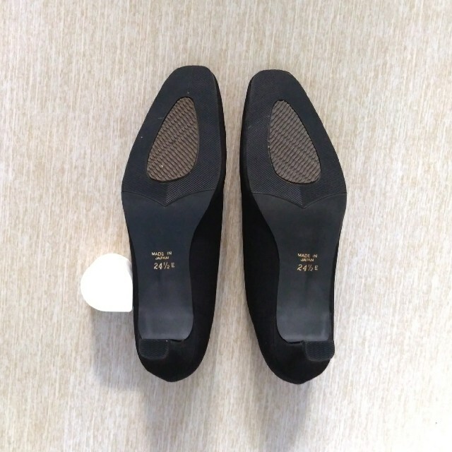 ベルメゾン(ベルメゾン)のベネビス（ベルメゾン）フォーマルパンプス 黒 24.5cm E 美品 レディースの靴/シューズ(ハイヒール/パンプス)の商品写真
