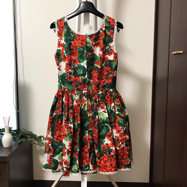 DOLCE&GABBANA(ドルチェアンドガッバーナ)のDOLCE＆GABBANA ドルガバ ワンピース 花柄 新品 未使用 レディースのワンピース(ひざ丈ワンピース)の商品写真