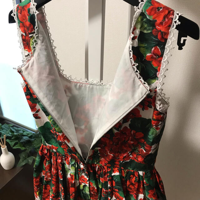 DOLCE&GABBANA(ドルチェアンドガッバーナ)のDOLCE＆GABBANA ドルガバ ワンピース 花柄 新品 未使用 レディースのワンピース(ひざ丈ワンピース)の商品写真