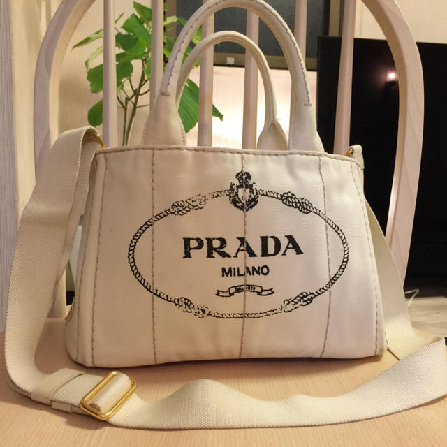 グランドセール PRADA - 《ms》限定 PRADA 白 カナパ ショルダーバッグ ショルダーバッグ