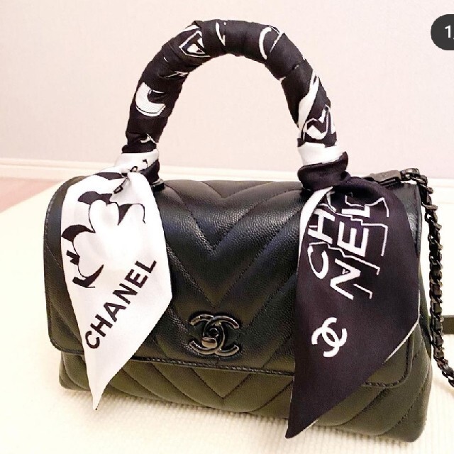 CHANEL(シャネル)のシャネル♡新品未開封♡スカーフ♡ツイリー レディースのファッション小物(バンダナ/スカーフ)の商品写真