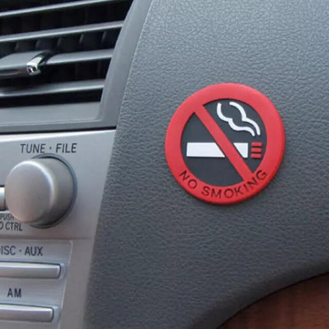 2枚セット　禁煙マーク 立体加工品禁煙グッズ 煙草 イクオス タバコ 自動車/バイクの自動車(車内アクセサリ)の商品写真
