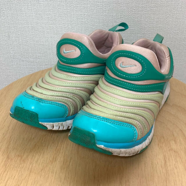 NIKE(ナイキ)のやまと2007様専用【NIKE】ナイキ ダイナモフリー　キッズ 20cm キッズ/ベビー/マタニティのキッズ靴/シューズ(15cm~)(スニーカー)の商品写真