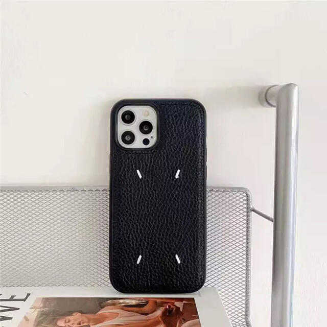 【新品未開封】iPhone 7/8/SEケース ブラック レザー 刺繍 スマホ/家電/カメラのスマホアクセサリー(iPhoneケース)の商品写真