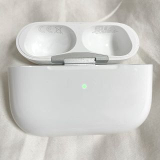 アップル(Apple)のエアーポッズプロ　充電ケースのみ　充電器　Apple AirPods Pro(ヘッドフォン/イヤフォン)