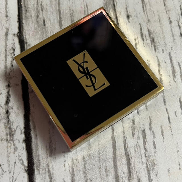 Saint Laurent(サンローラン)のYves Saint Laurent アイシャドウ コスメ/美容のベースメイク/化粧品(アイシャドウ)の商品写真