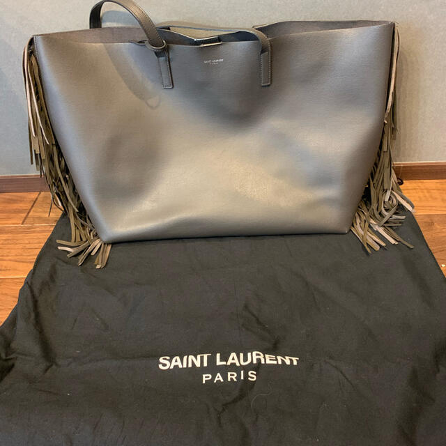 Saint Laurent(サンローラン)のサンローラン　フリンジ　トートバッグ レディースのバッグ(トートバッグ)の商品写真