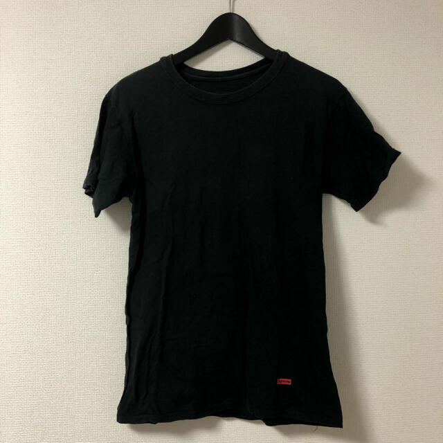 Supreme(シュプリーム)のシュプリーム　hanes Tシャツ　本物　ブラック　サイズS メンズのトップス(Tシャツ/カットソー(半袖/袖なし))の商品写真