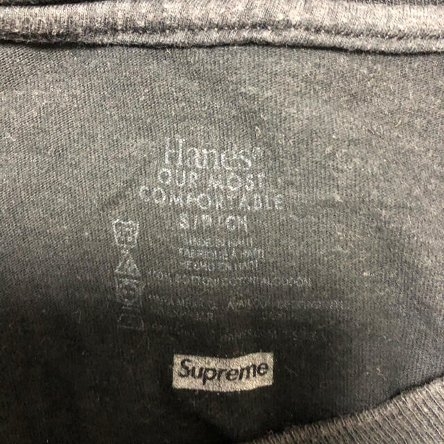 Supreme(シュプリーム)のシュプリーム　hanes Tシャツ　本物　ブラック　サイズS メンズのトップス(Tシャツ/カットソー(半袖/袖なし))の商品写真