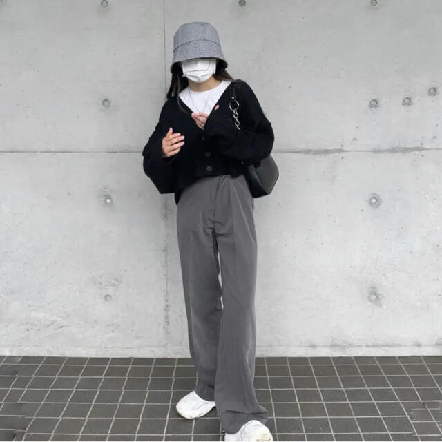 グレーのスラックス - スラックス