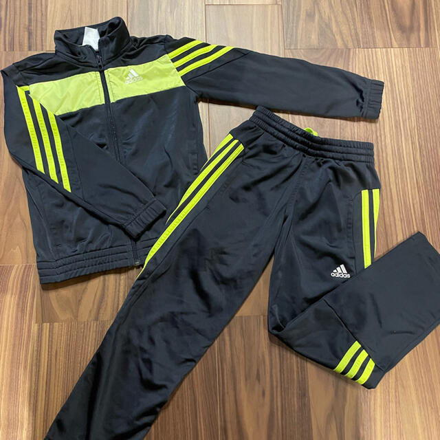 adidas(アディダス)の子供ジャージ上下　adidas 120 スポーツ/アウトドアのサッカー/フットサル(ウェア)の商品写真